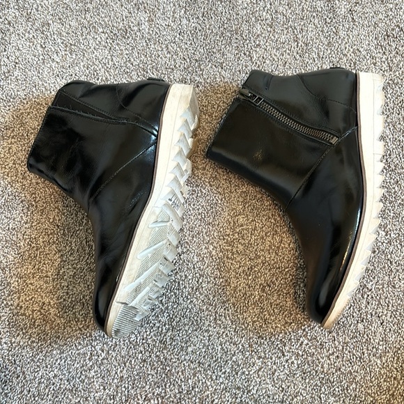 Sorel Harlow Zip Wedge Booties - Picture 2 of 10